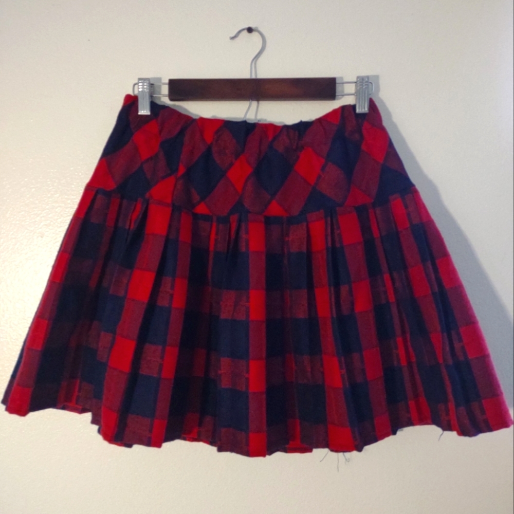 Red/dark blue plaid skirt